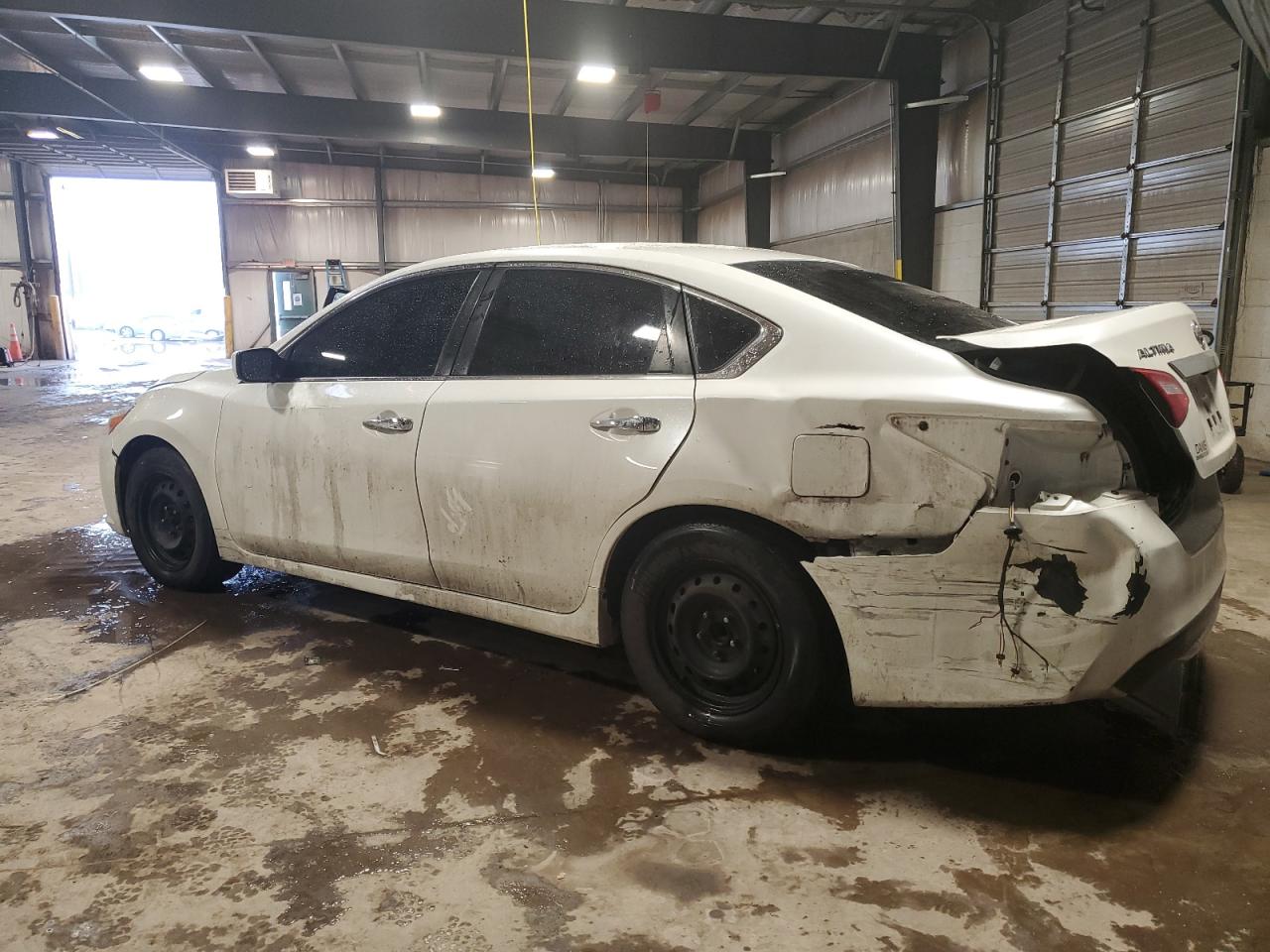 2016 Nissan Altima - Image 2