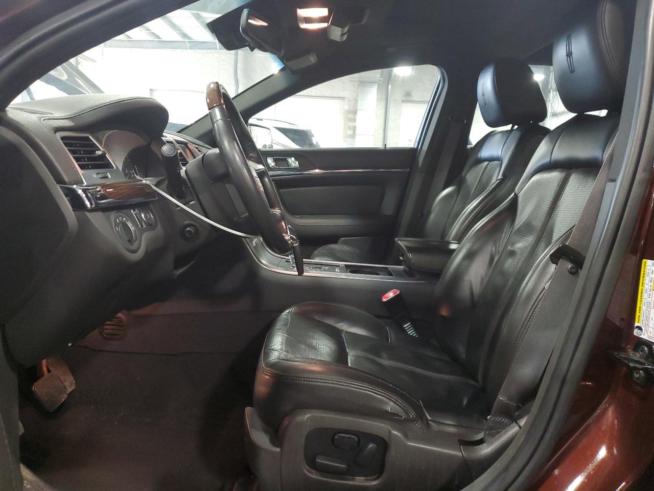 2009 Lincoln MKS - Image 7