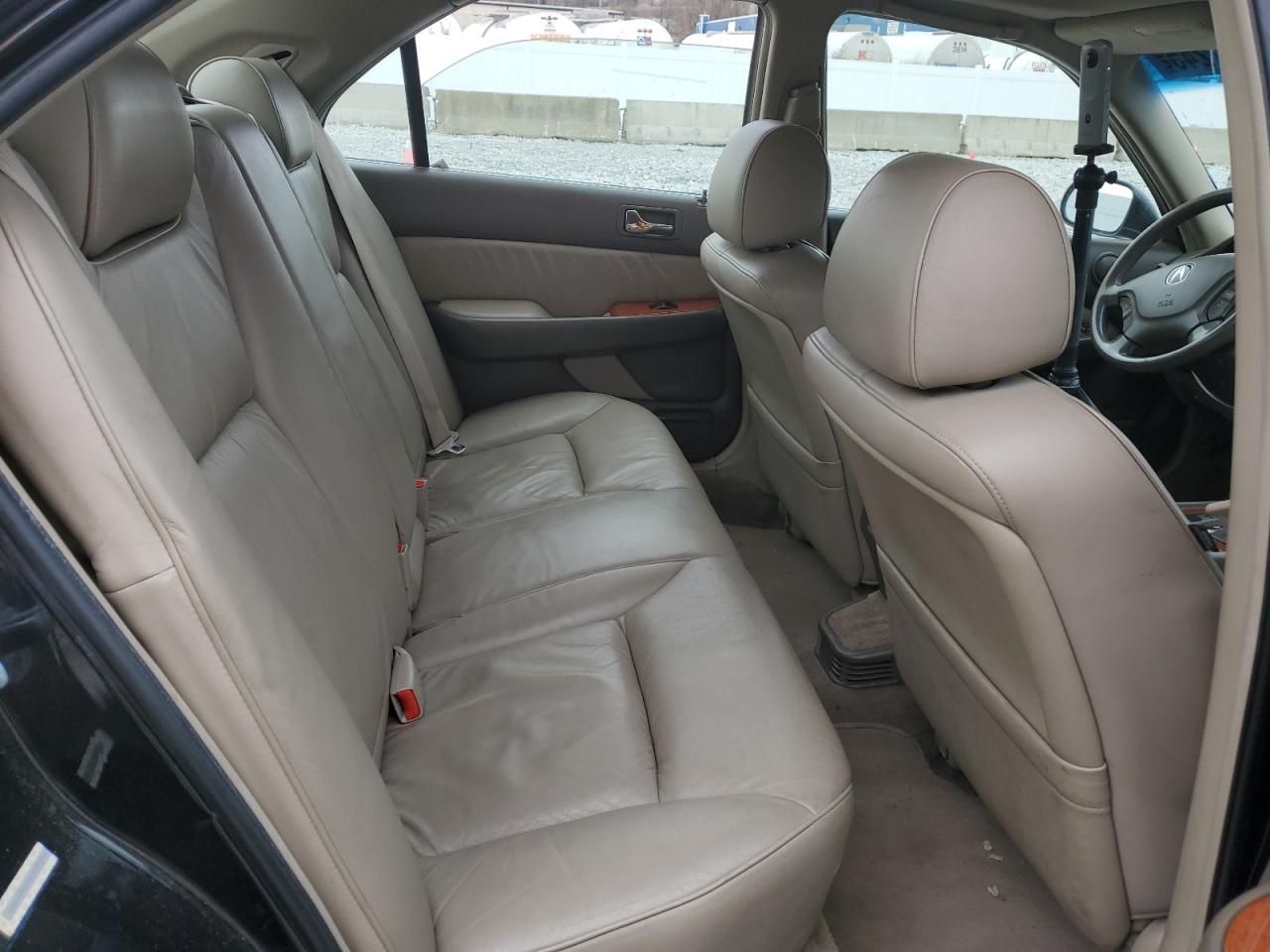 2004 Acura RL - Image 10