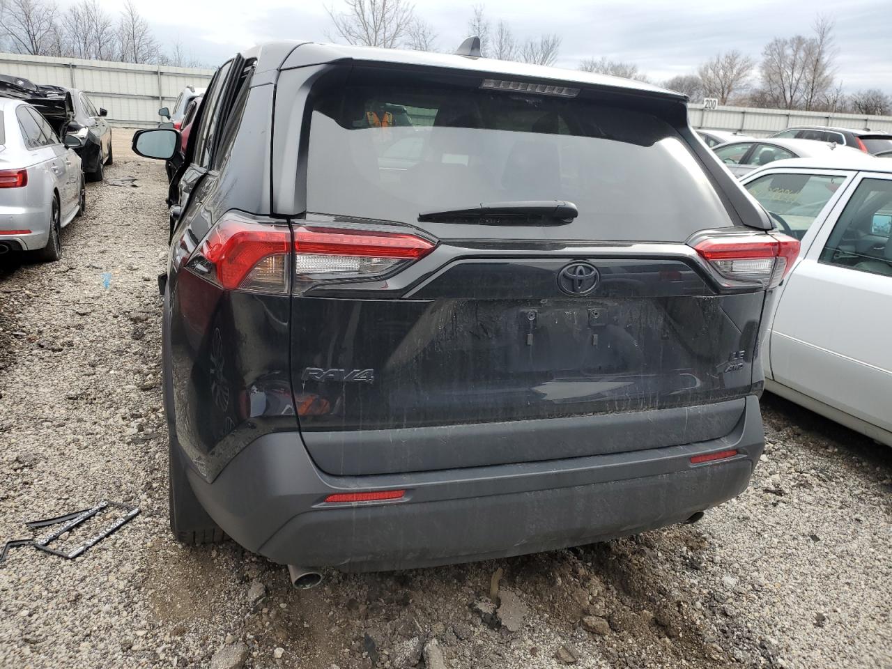 2022 Toyota RAV 4 - Image 6