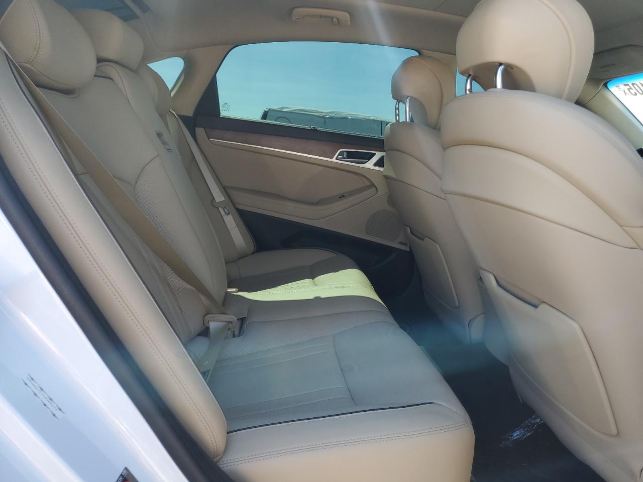 2017 Genesis G80 - Image 10