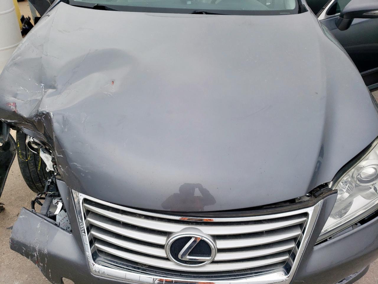 2012 Lexus ES - Image 11