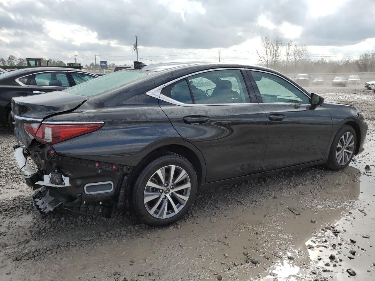 2021 Lexus ES - Image 3