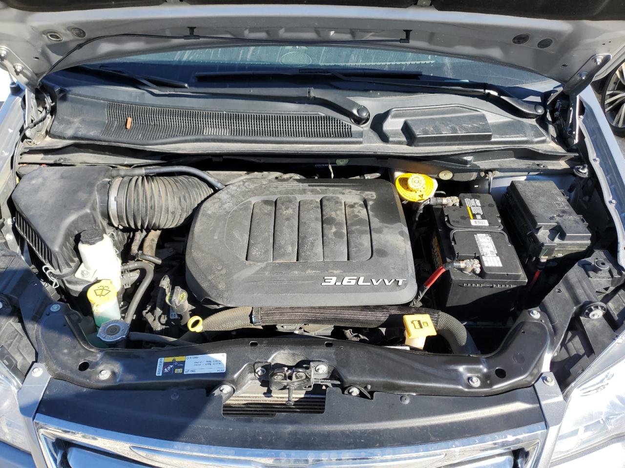 2015 Chrysler Town & Country - Image 14