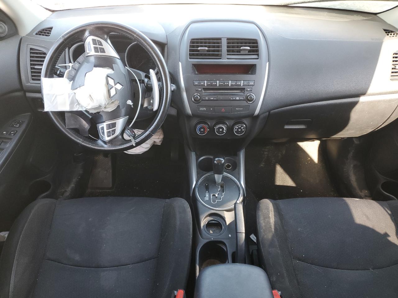 2011 Mitsubishi Outlander - Image 8