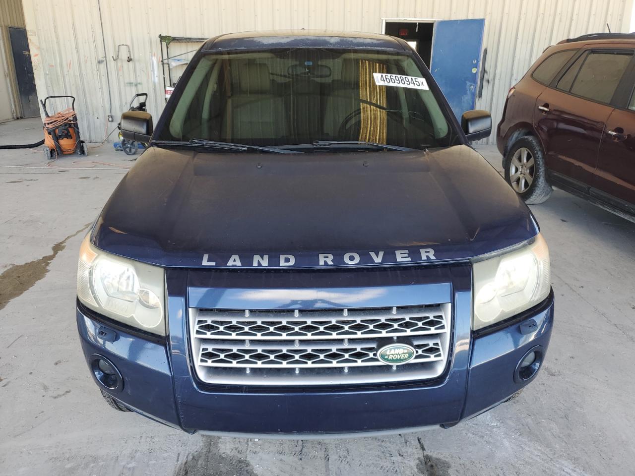 2010 Land Rover LR2 - Image 5