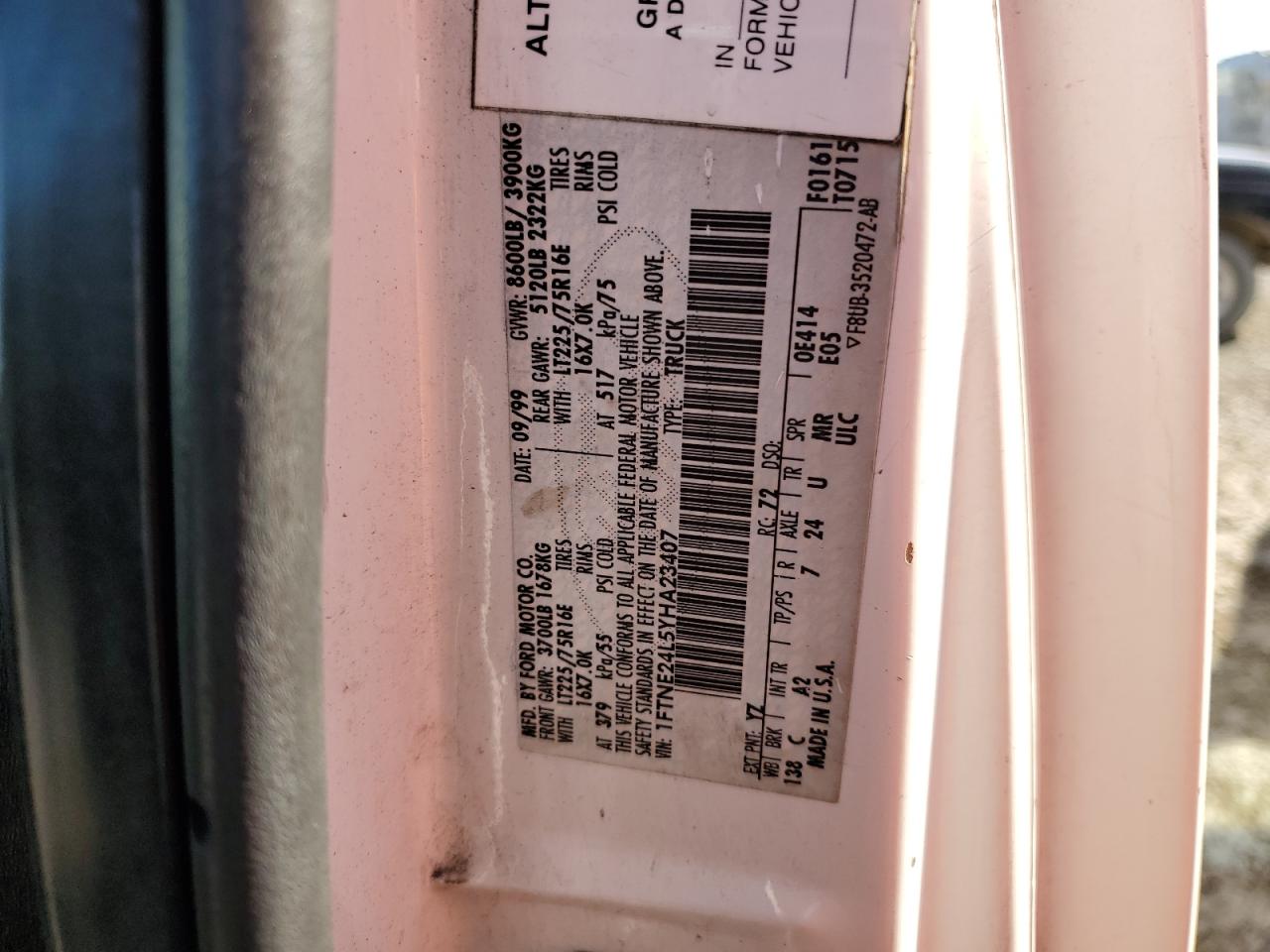 2000 Ford Econoline - Image 14