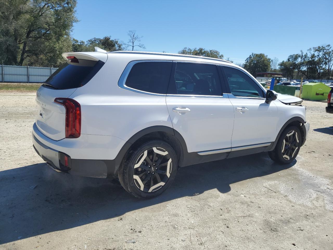 2023 Kia Telluride - Image 3