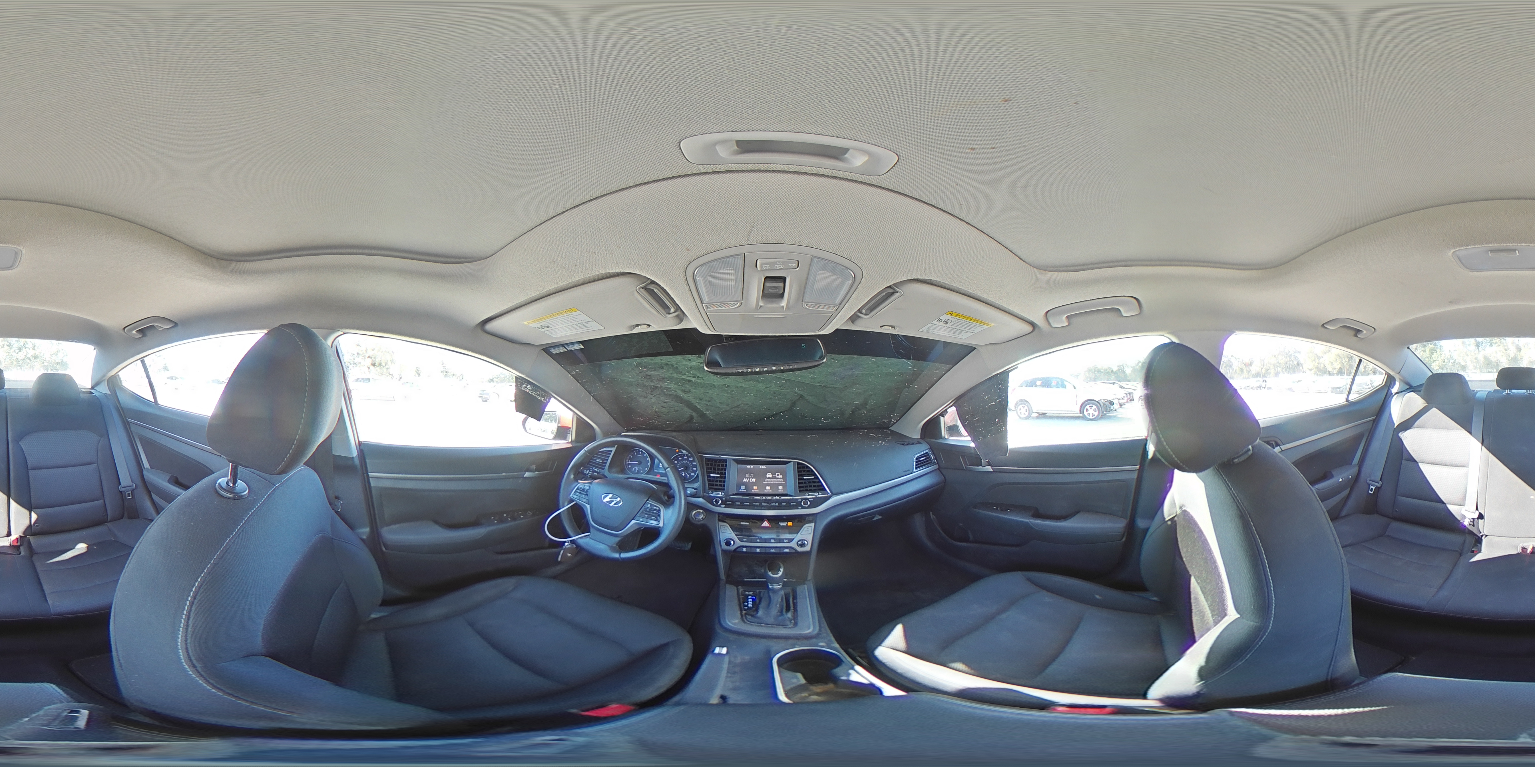 2017 Hyundai Elantra - Image 13