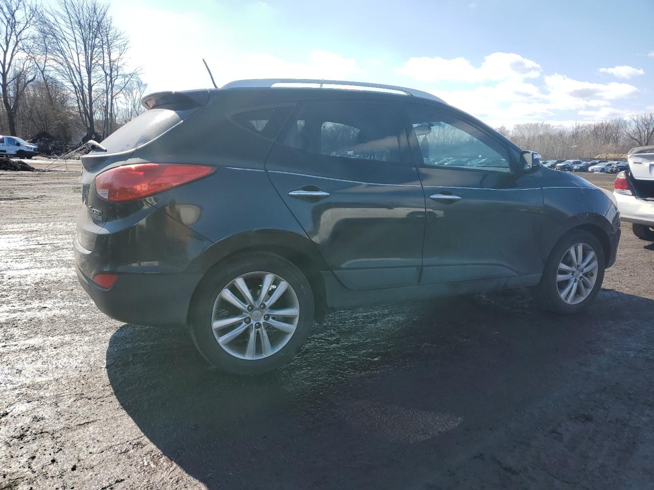 2010 Hyundai Tucson - Image 3