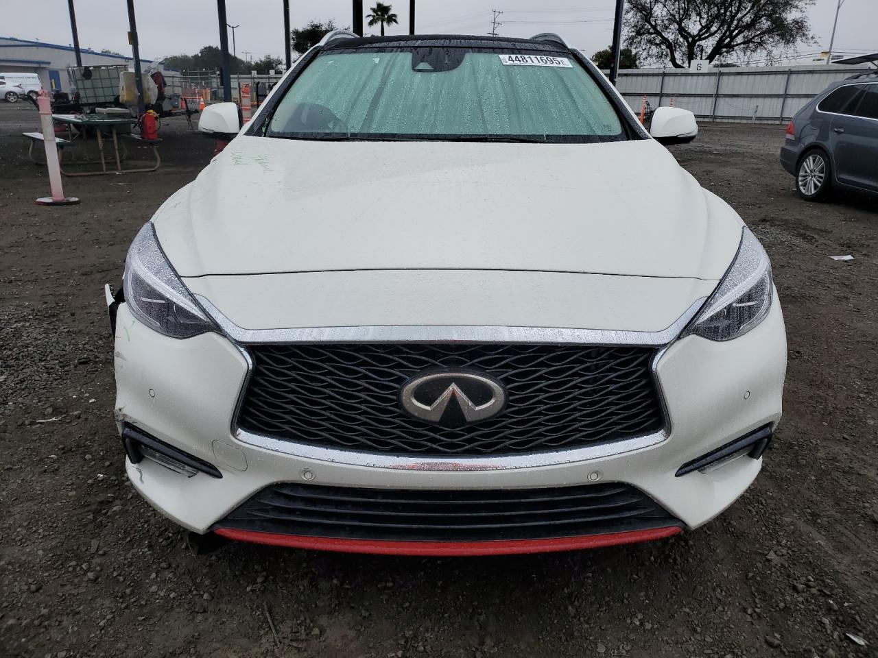 2017 Infiniti QX30 - Image 5