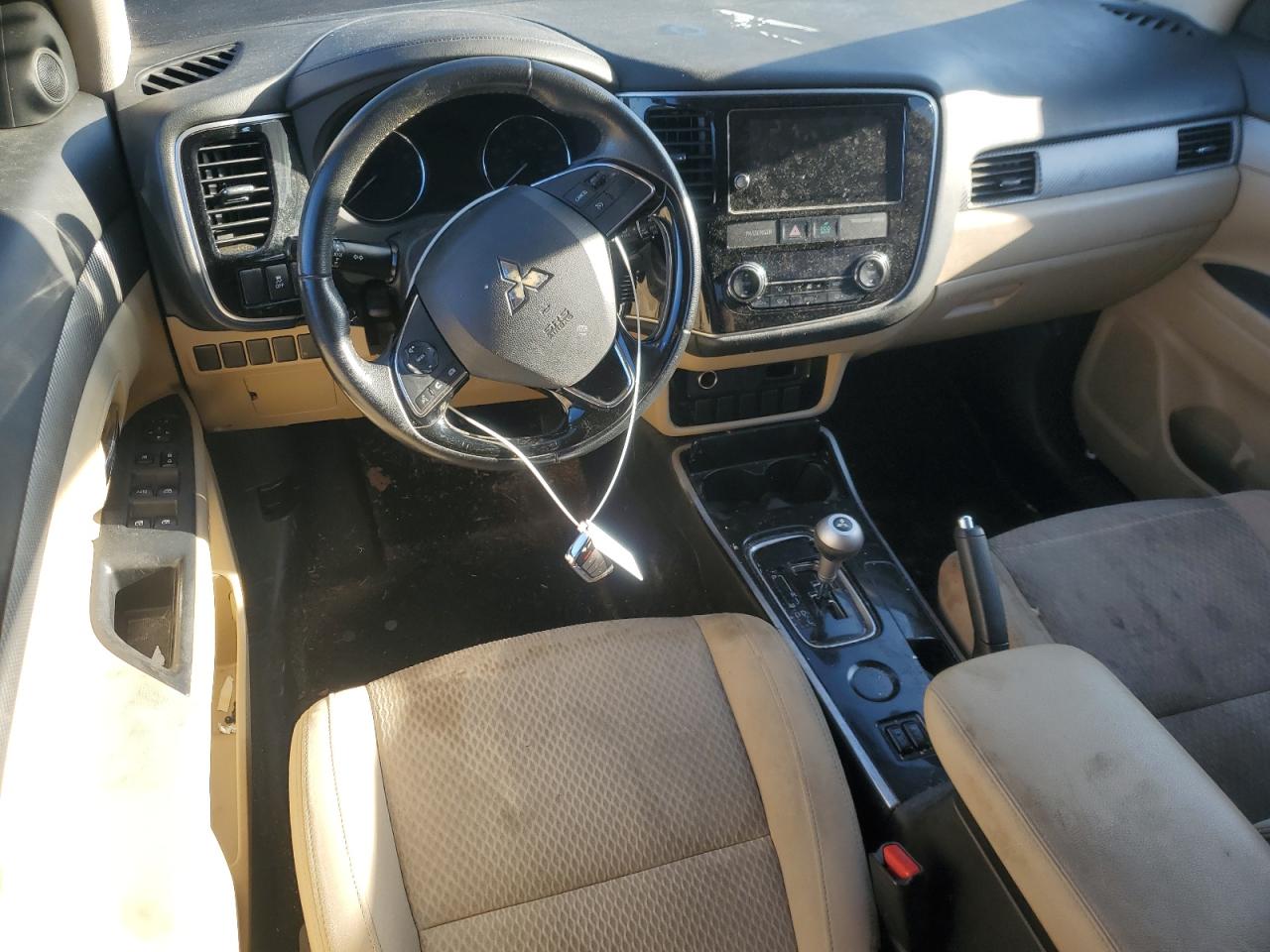 2018 Mitsubishi Outlander - Image 8