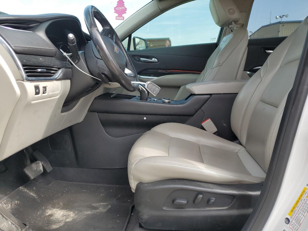 2021 Cadillac XT4 - Image 7