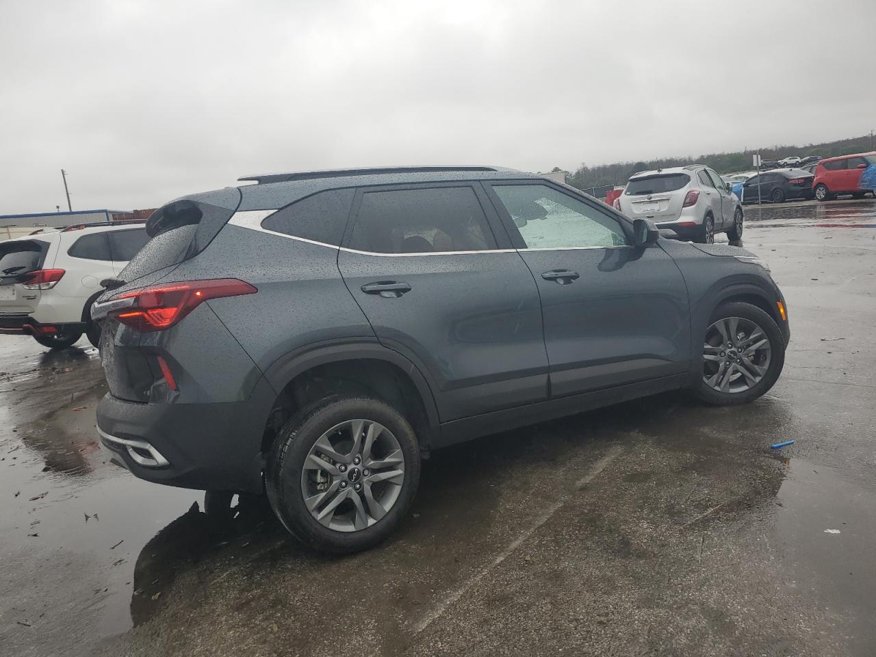 2023 Kia Seltos - Image 3