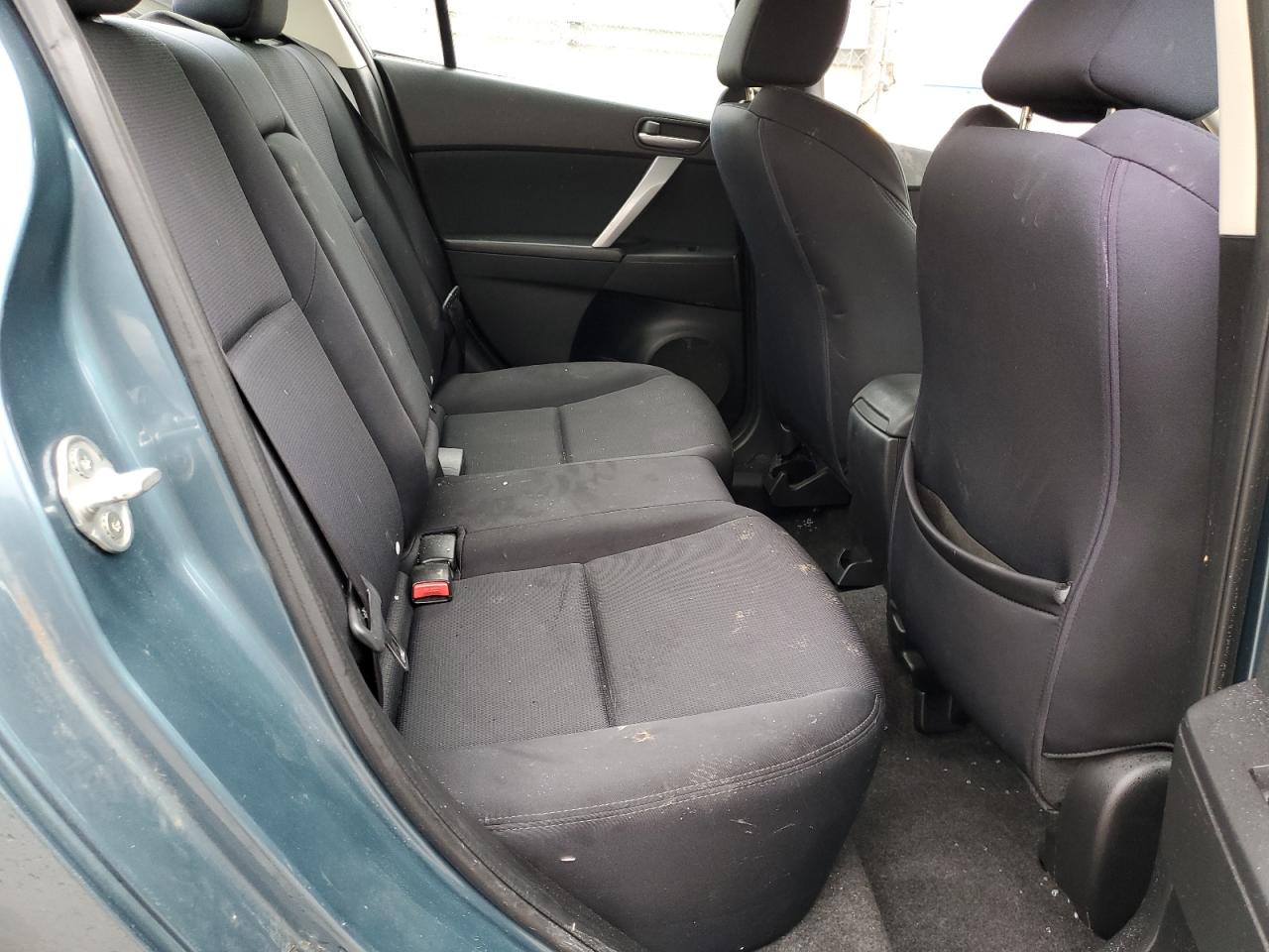 2010 Mazda 3 - Image 10