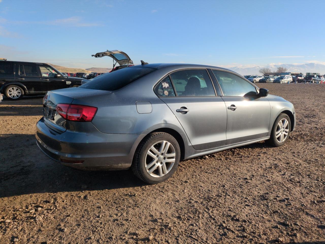 2015 Volkswagen Jetta - Image 3