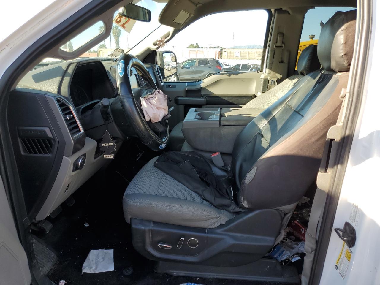 2015 Ford F-150 - Image 7