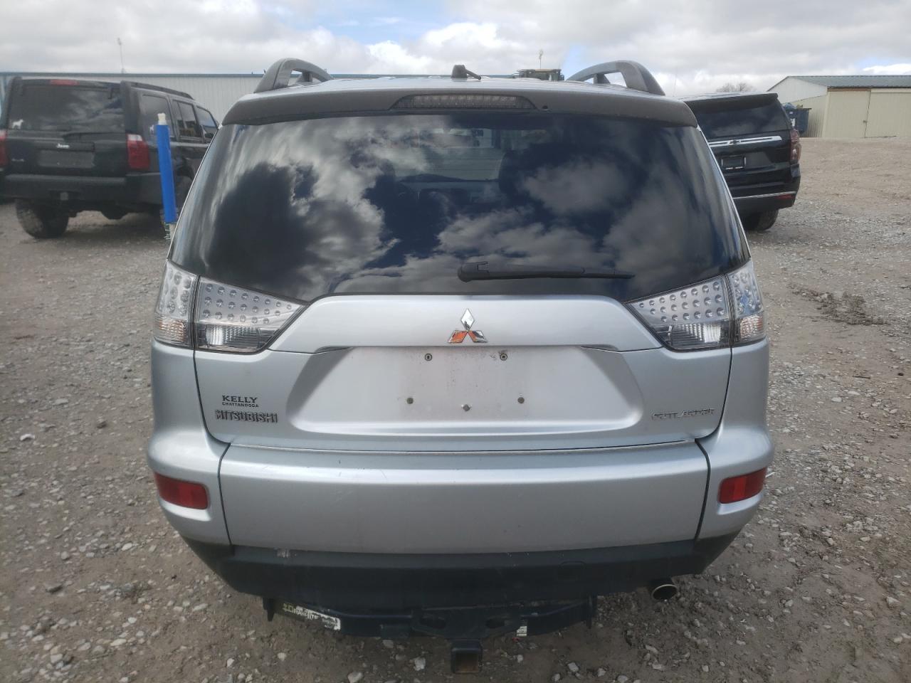 2013 Mitsubishi Outlander - Image 6