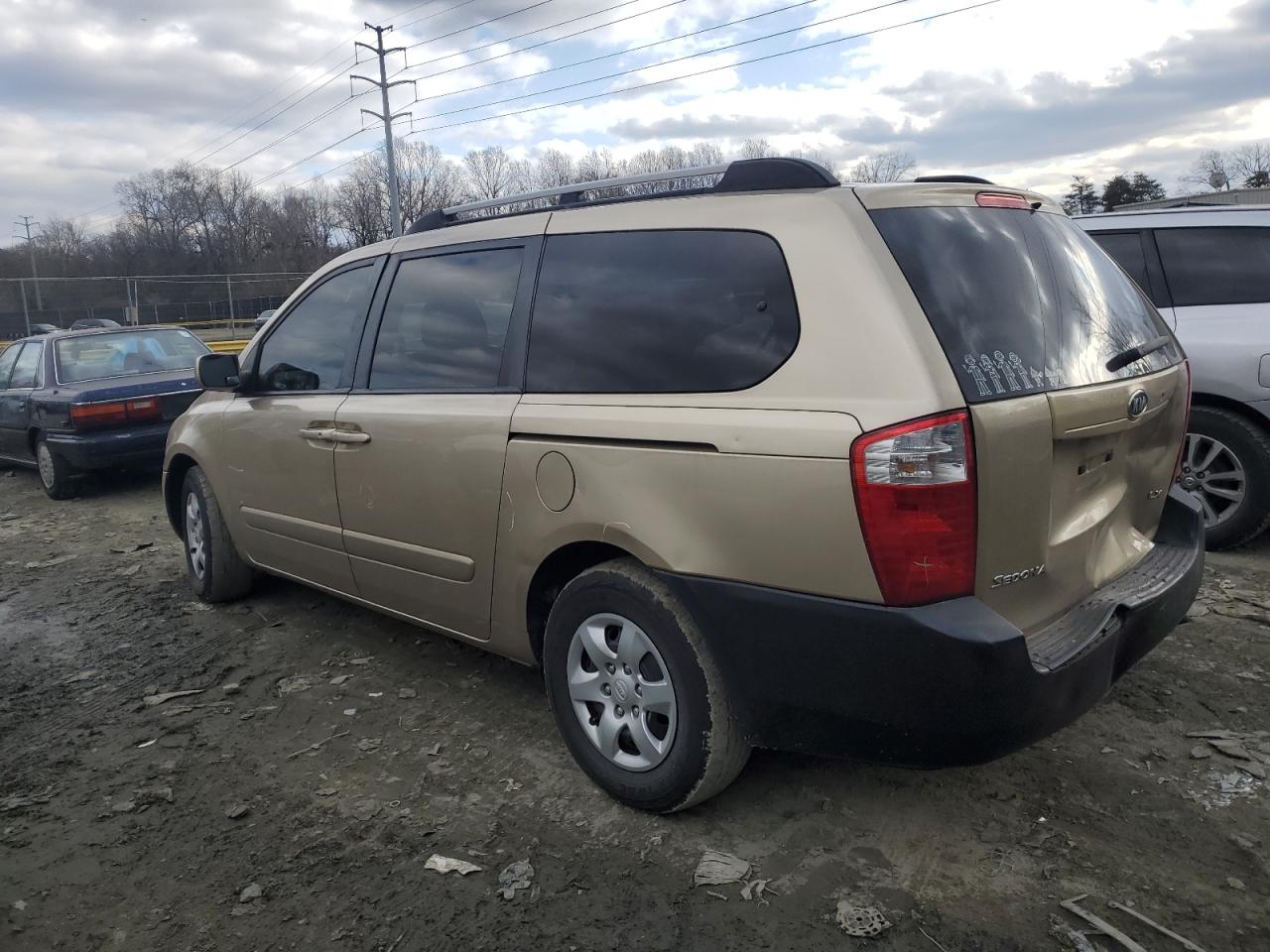 2008 Kia Sedona - Image 2