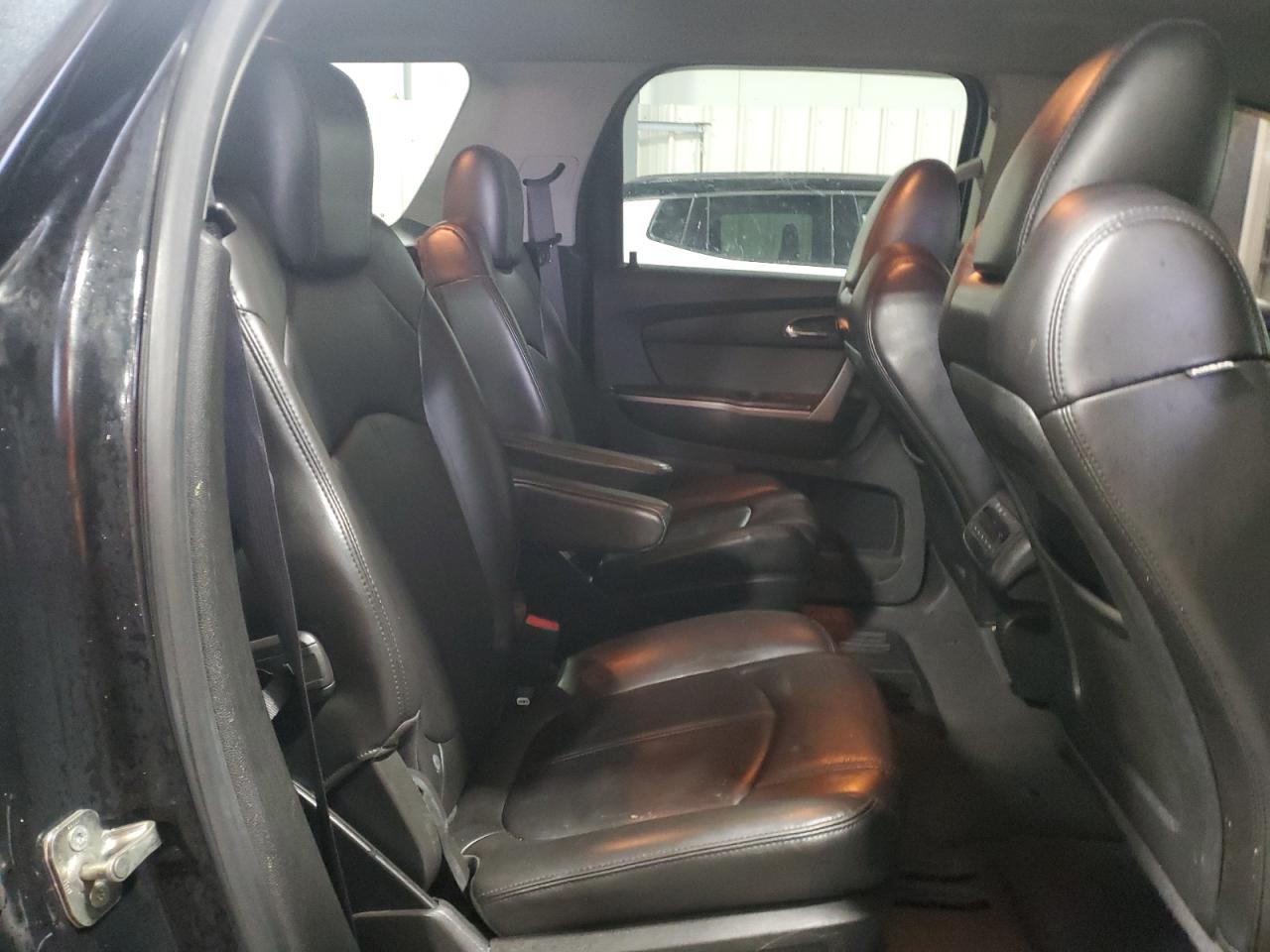 2010 GMC Acadia - Image 11