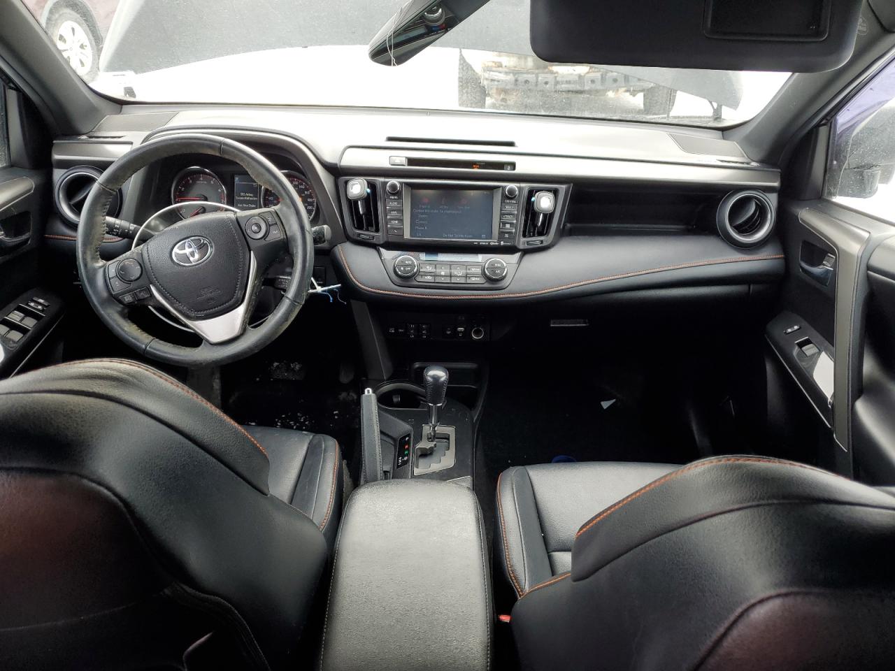 2016 Toyota RAV 4 - Image 8