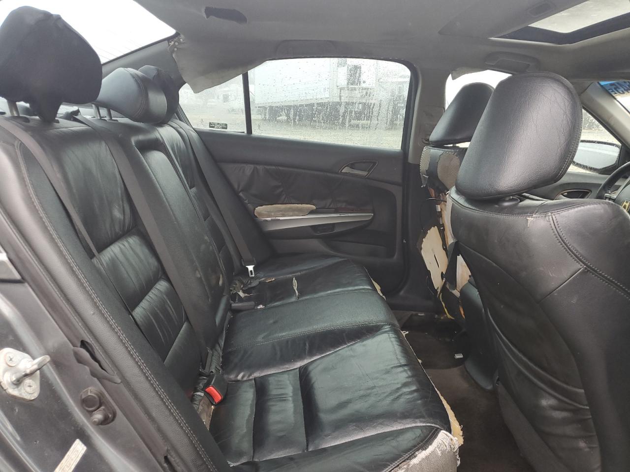 2009 Honda Accord - Image 11