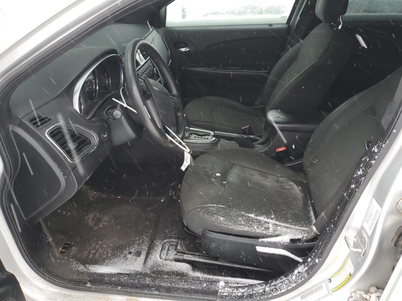 2012 Chrysler 200 - Image 7