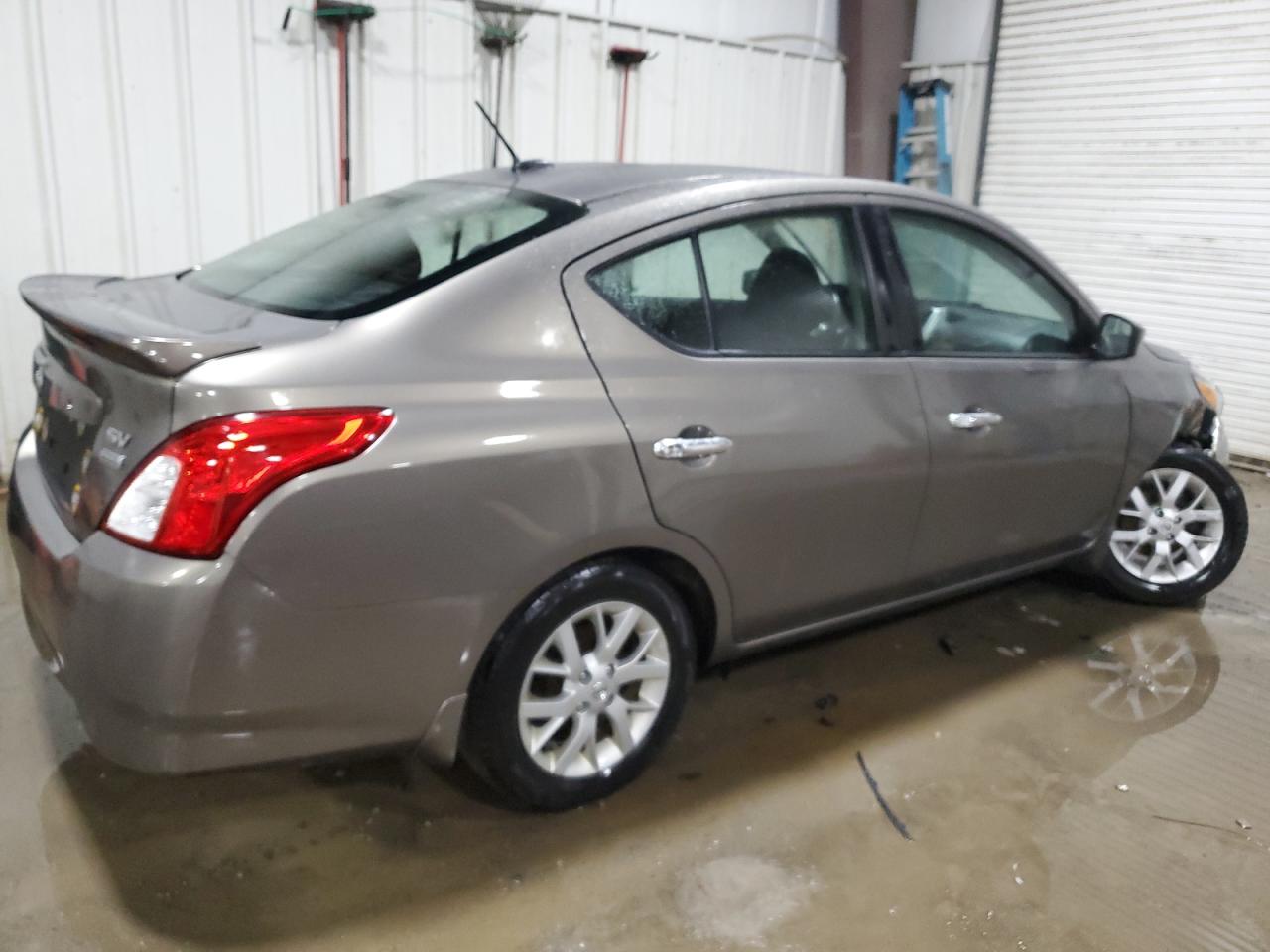 2017 Nissan Versa - Image 3