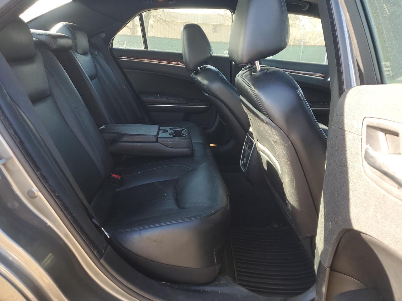 2012 Chrysler 300 - Image 10