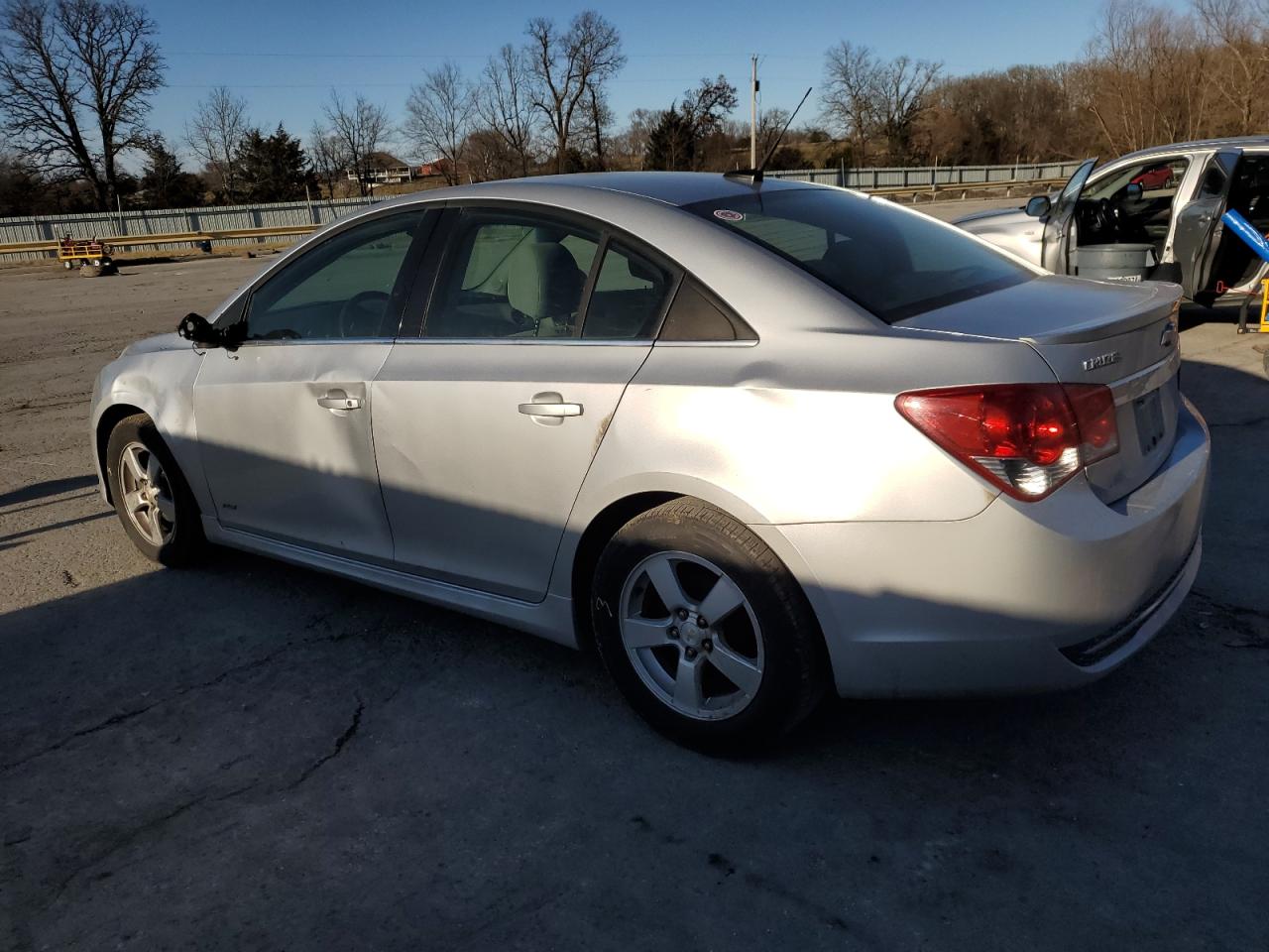 2011 Chevrolet Cruze - Image 2