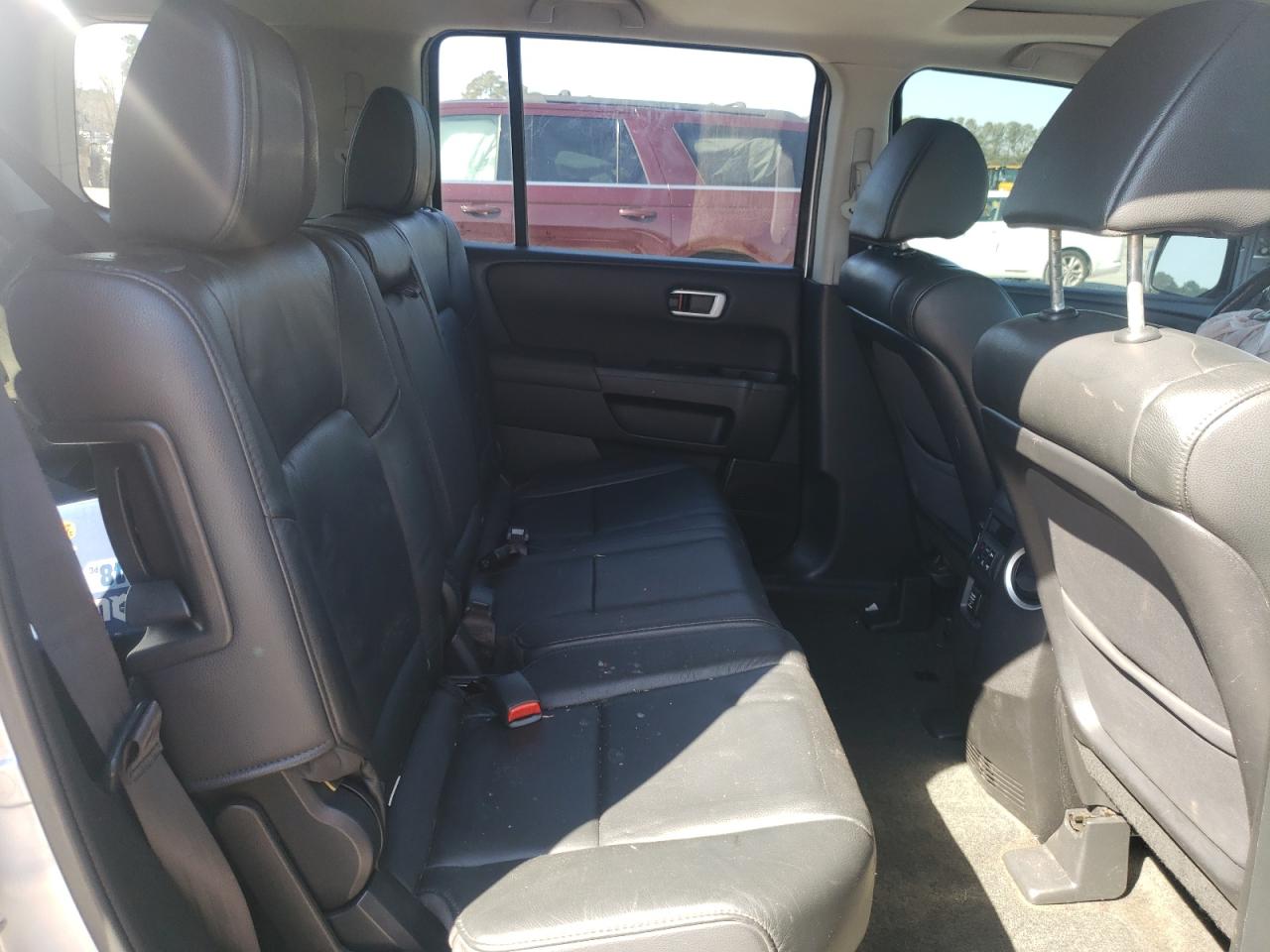 2015 Honda Pilot - Image 11