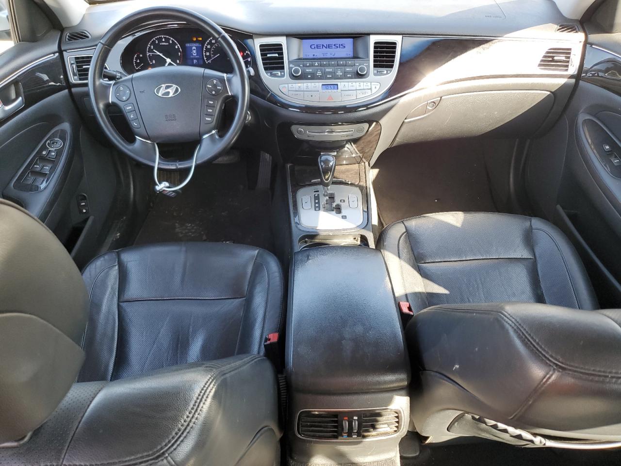2013 Hyundai Genesis - Image 8