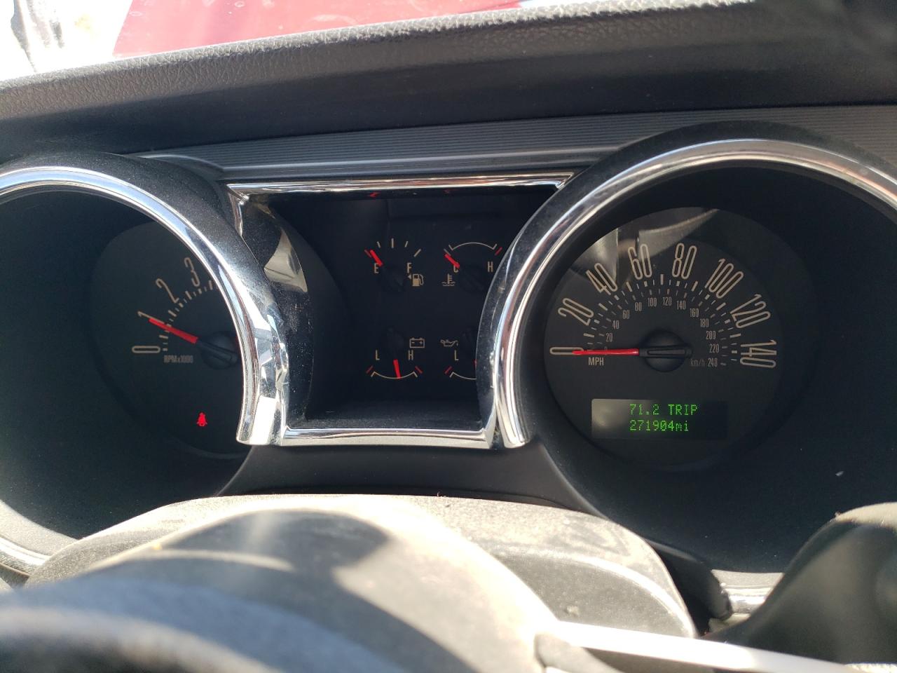 2005 Ford Mustang - Image 9