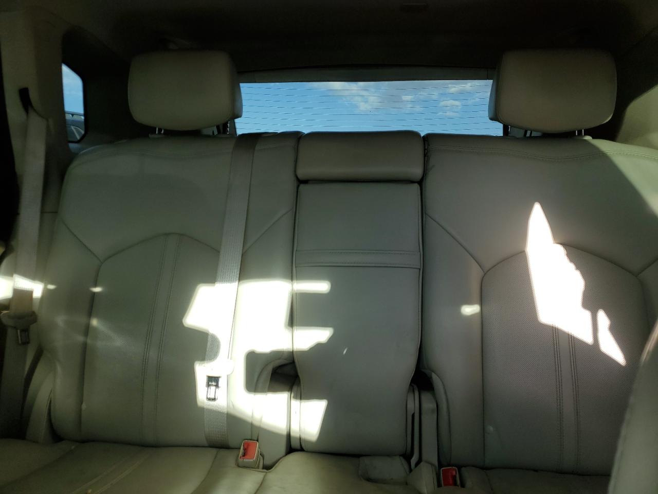 2015 Cadillac SRX - Image 10