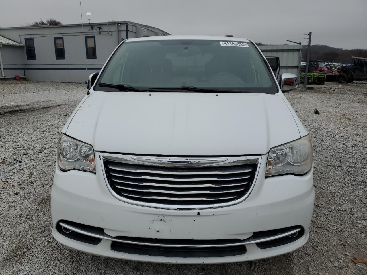 2015 Chrysler Town & Country - Image 5