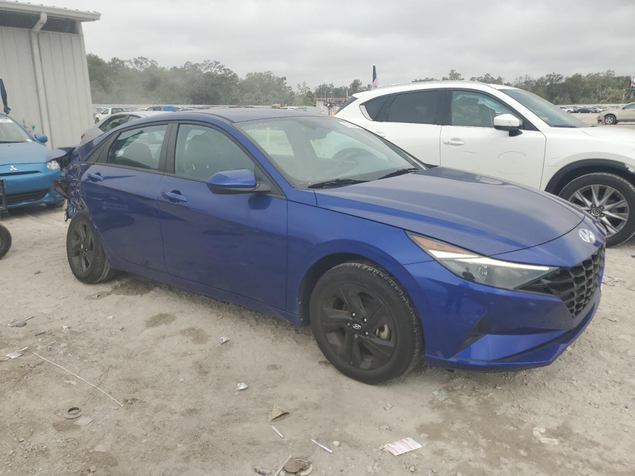 2022 Hyundai Elantra - Image 4