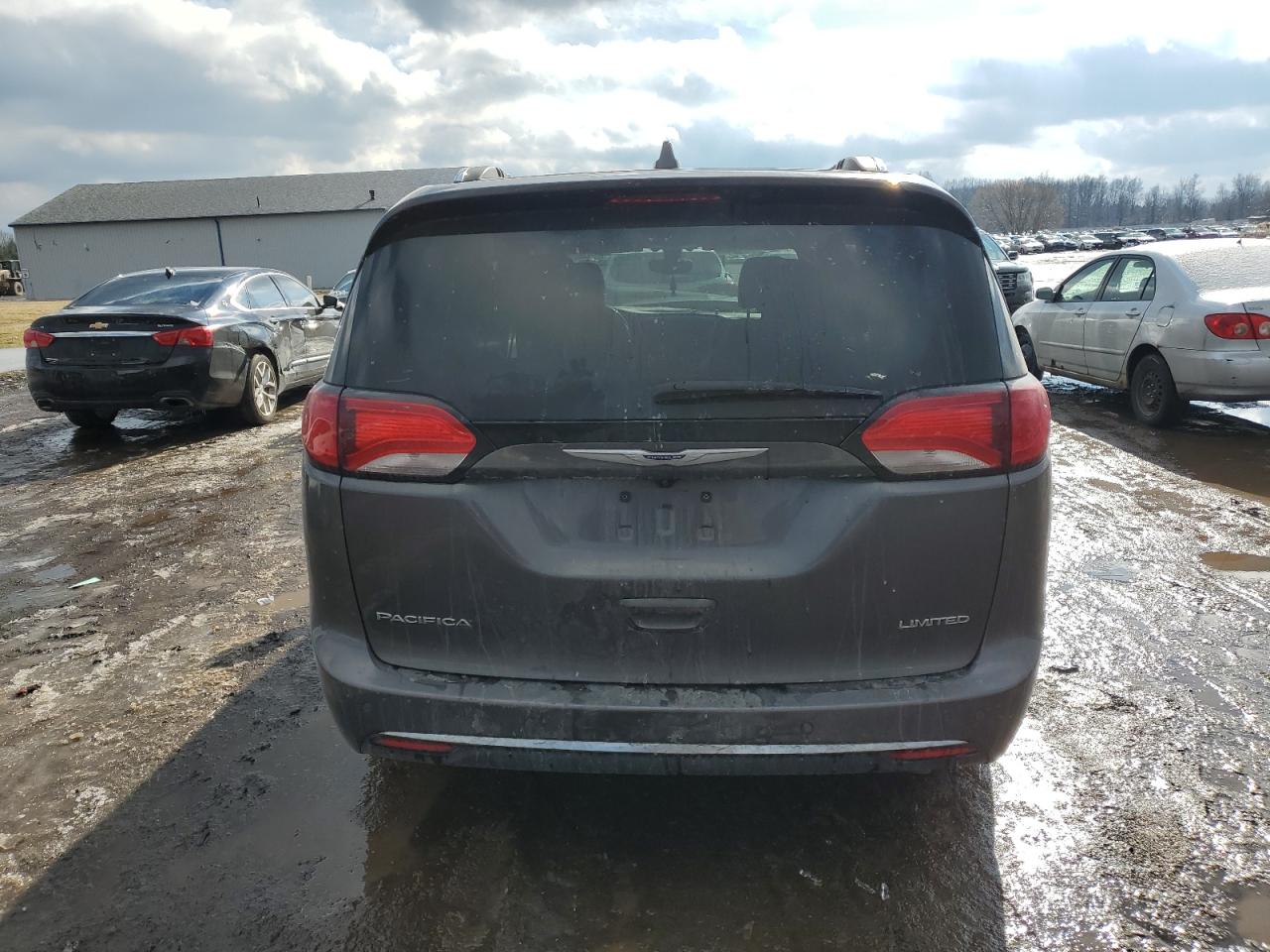 2020 Chrysler Pacifica - Image 6