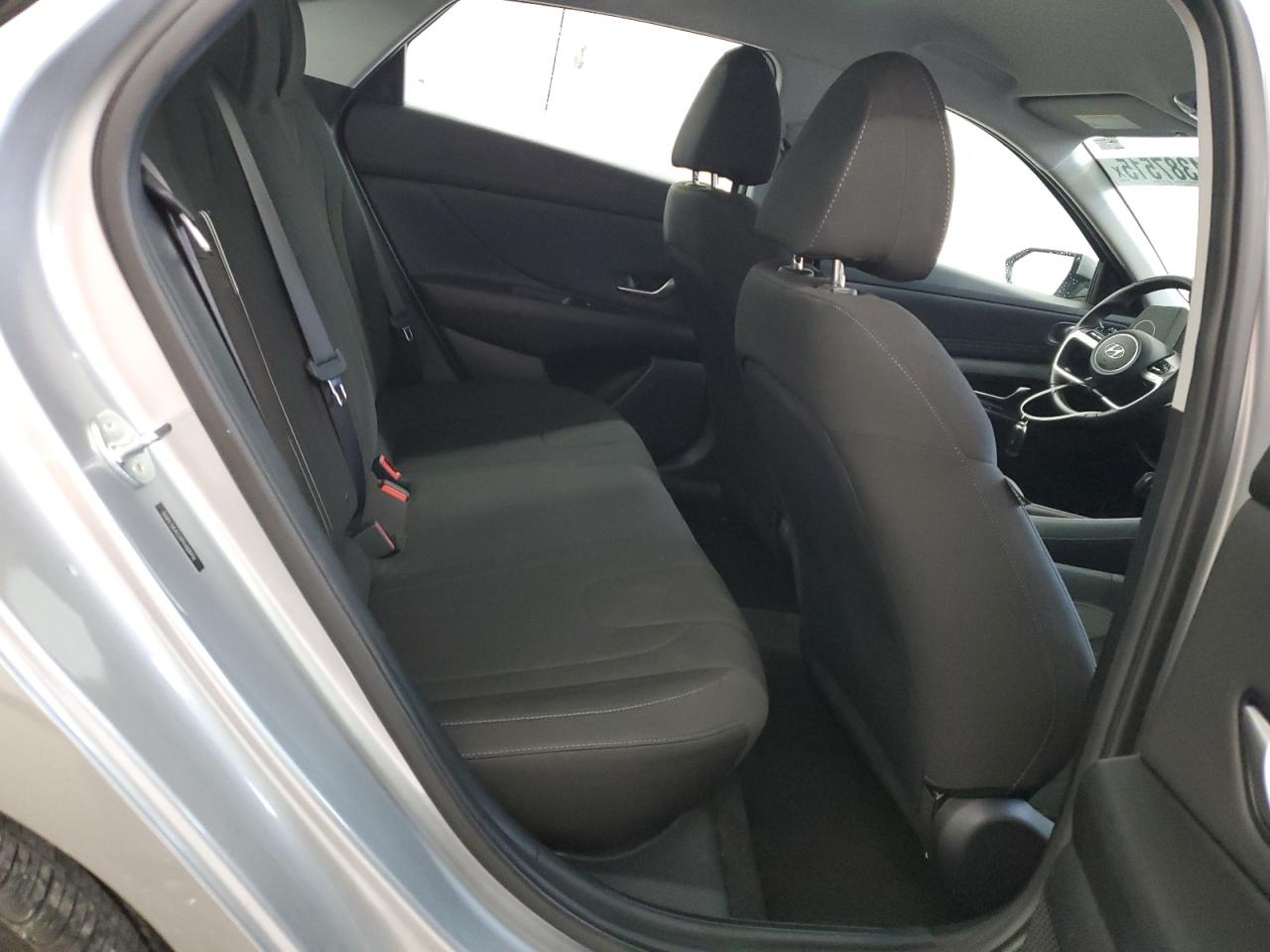 2023 Hyundai Elantra - Image 10