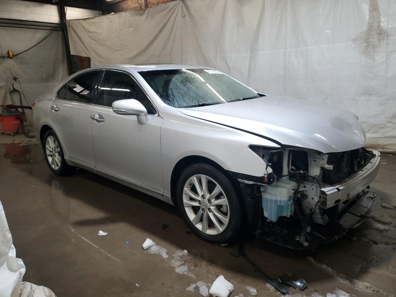 2010 Lexus ES - Image 4