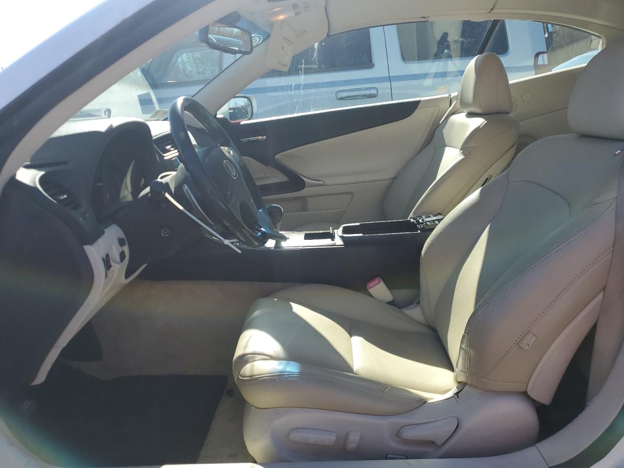 2010 Lexus IS - Image 7