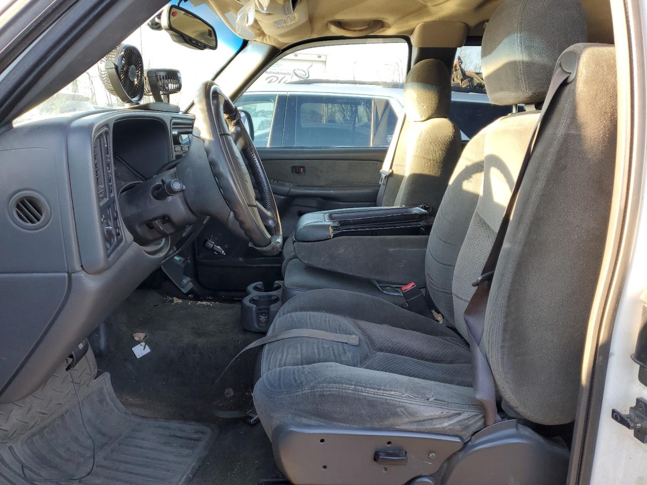 2003 Chevrolet Silverado - Image 7