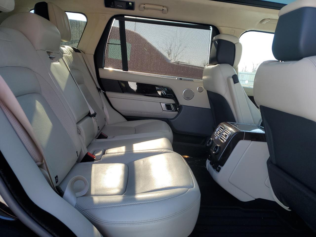 2019 Land Rover Range Rover - Image 11
