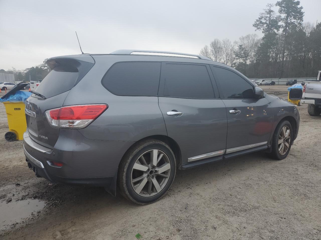 2015 Nissan Pathfinder - Image 3