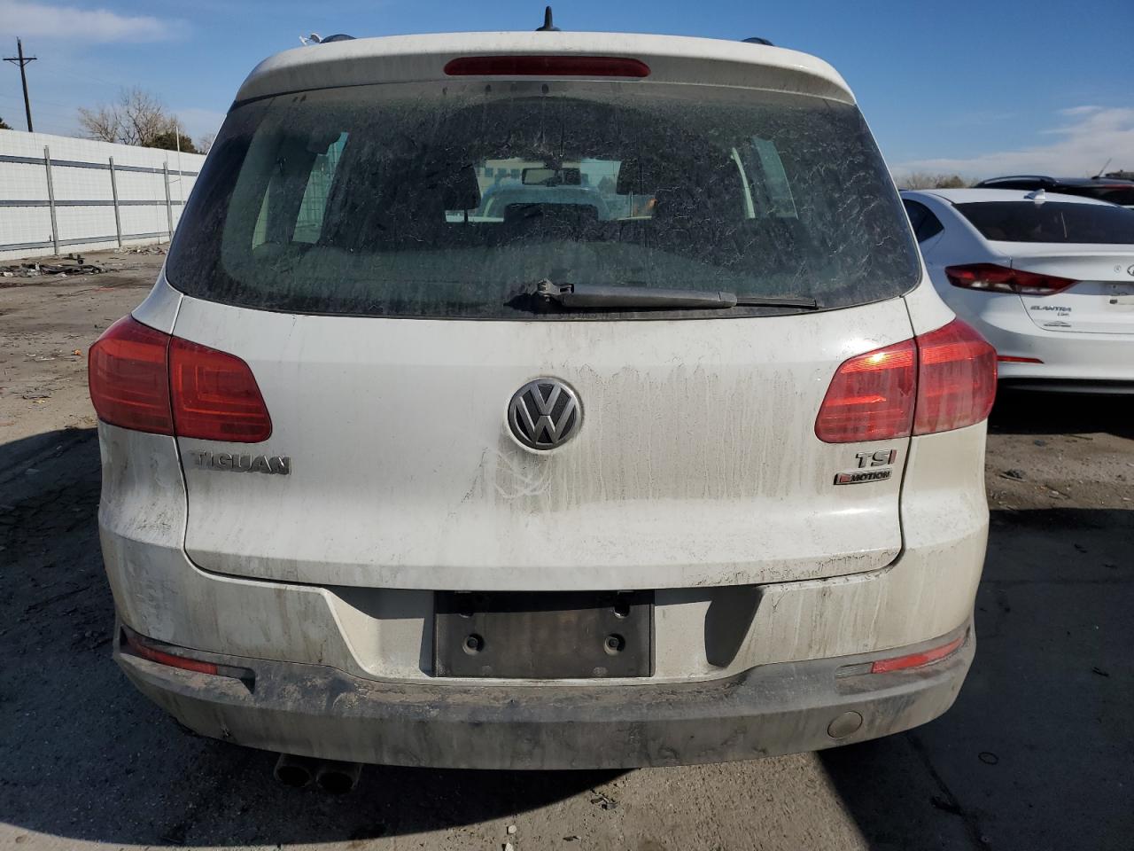 2017 Volkswagen Tiguan - Image 6