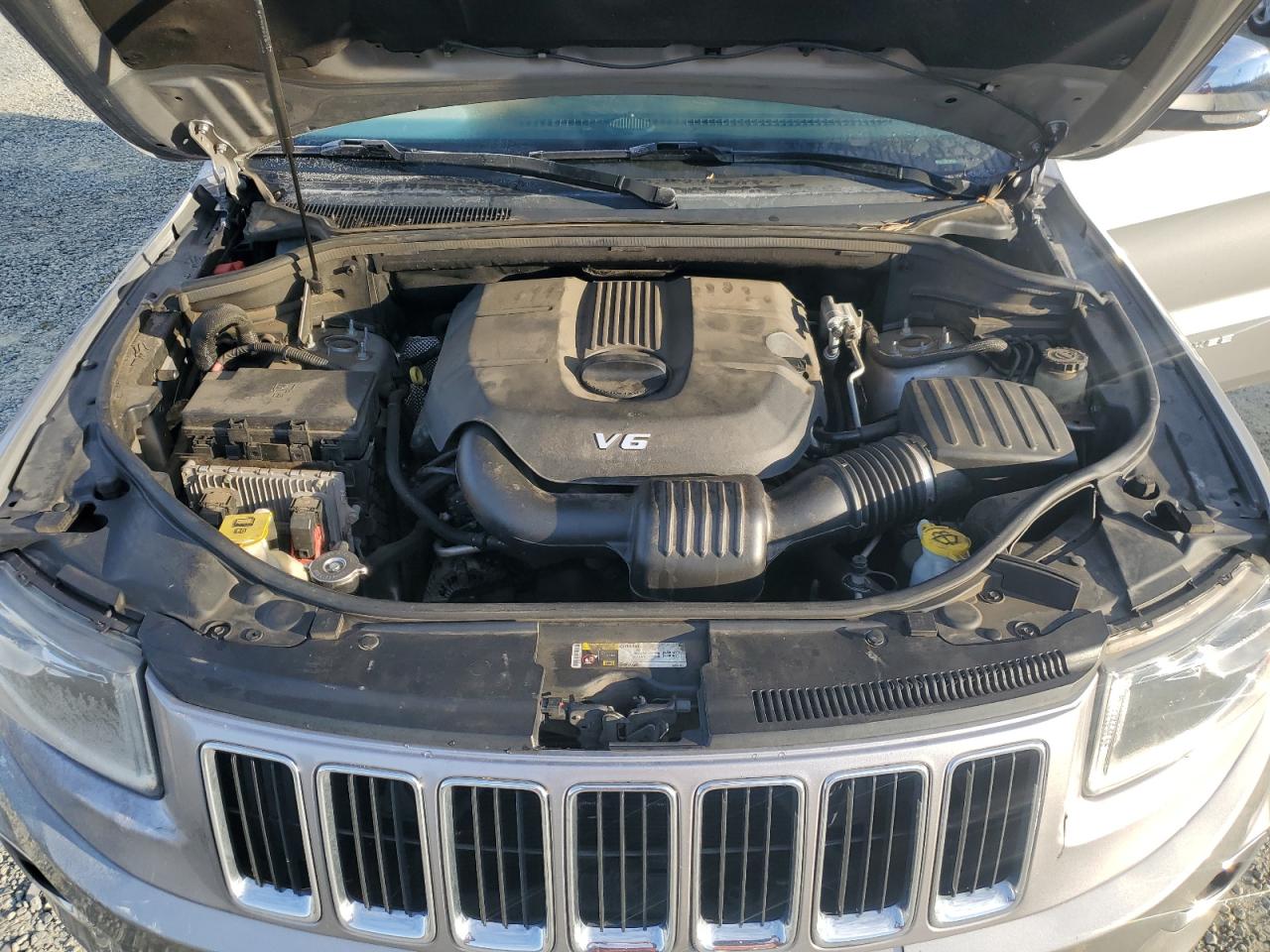 2014 Jeep Grand Cherokee - Image 13