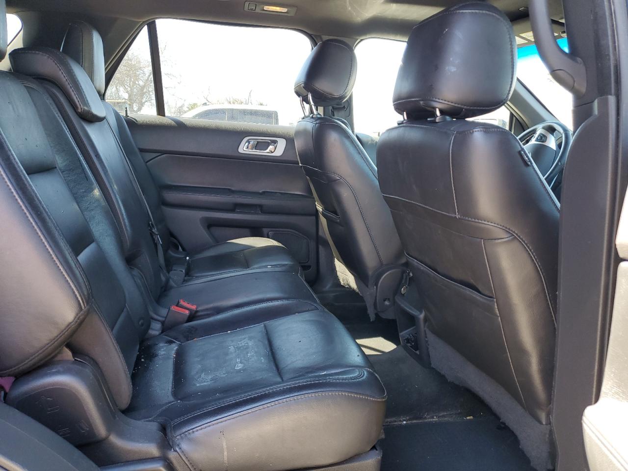 2015 Ford Explorer - Image 12