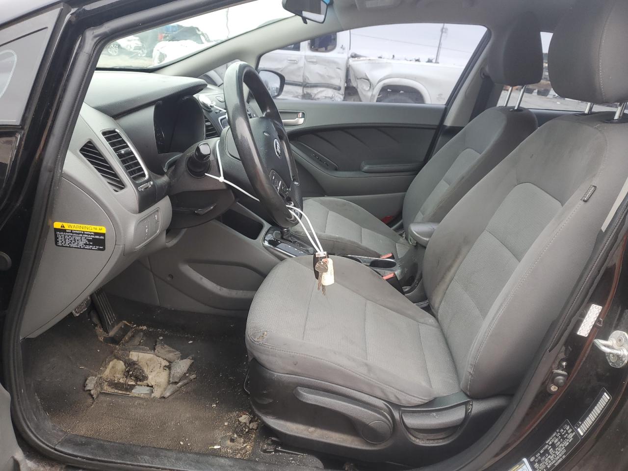 2017 Kia Forte - Image 7