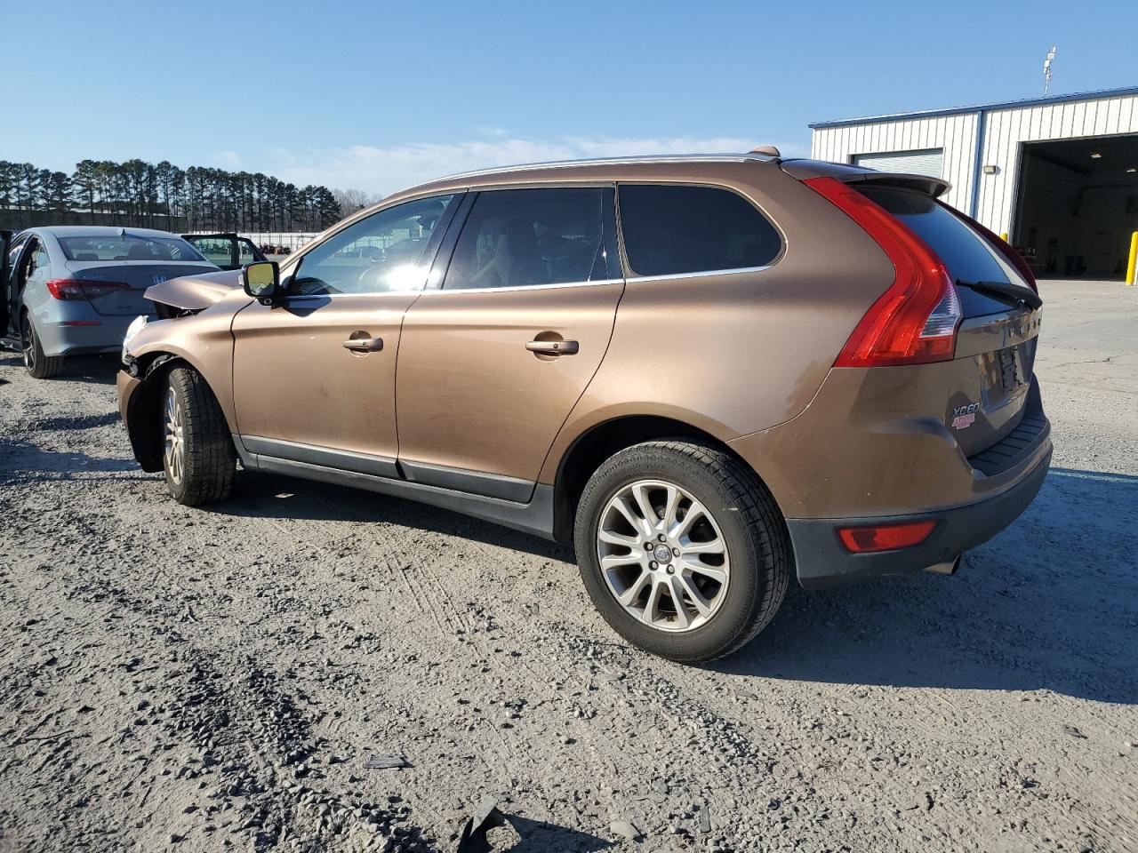 2010 Volvo XC60 - Image 2