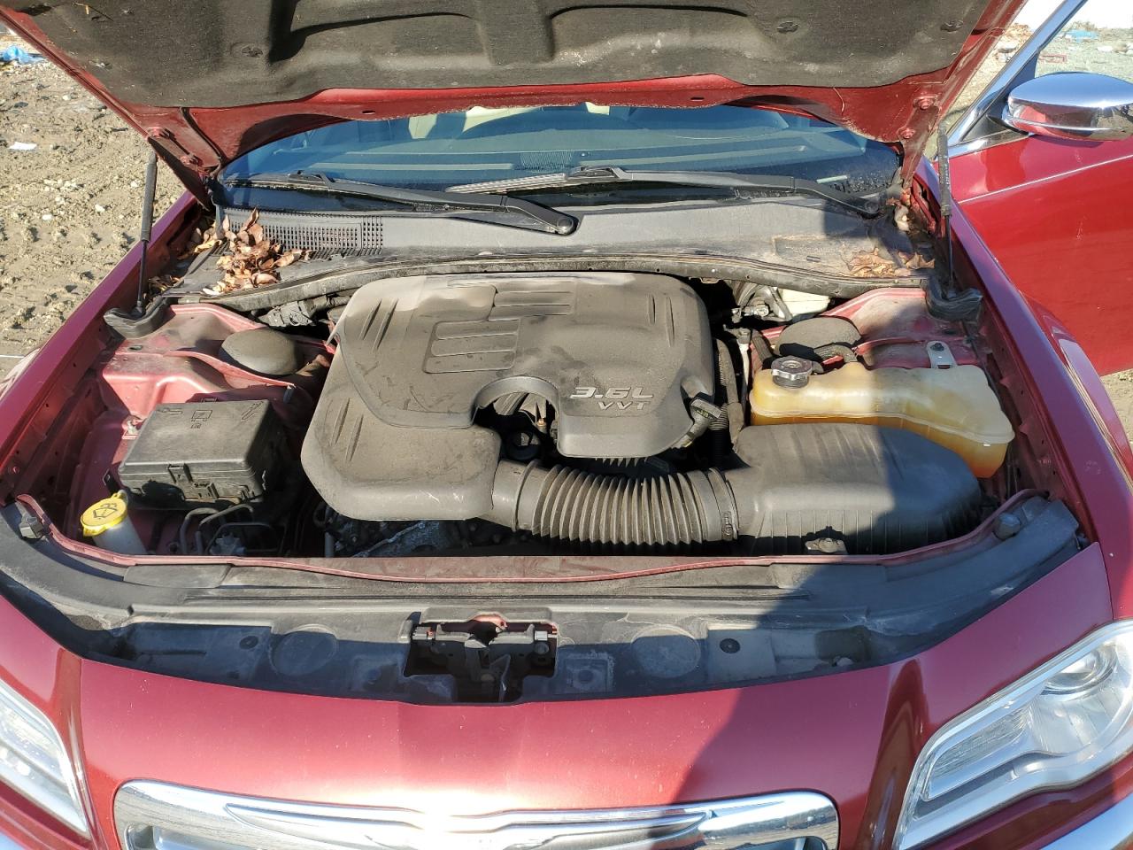 2013 Chrysler 300 - Image 11
