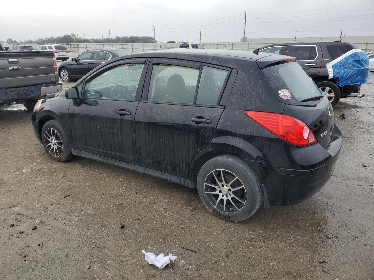 2012 Nissan Versa - Image 2